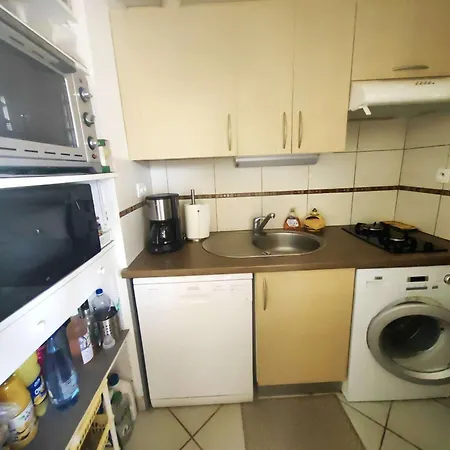 T2 Climatise Avec Piscine Et Parking, Cap D'agde, Pres De La - Fr-1-607-226 Apartament Agde