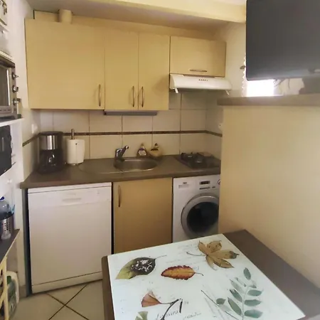 T2 Climatise Avec Piscine Et Parking, Cap D'agde, Pres De La - Fr-1-607-226 Lejlighed Agde