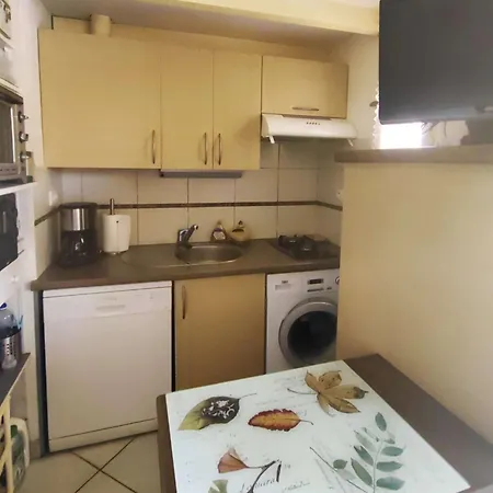 T2 Climatise Avec Piscine Et Parking, Cap D'agde, Pres De La - Fr-1-607-226 Apartament Agde