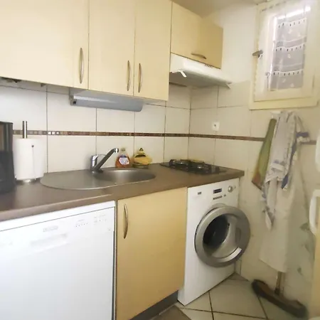 Apartament T2 Climatise Avec Piscine Et Parking, Cap D'agde, Pres De La - Fr-1-607-226 *